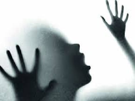 Stomach pain upset woman jumped into the river 